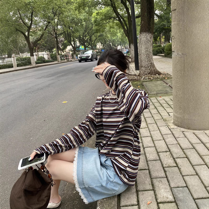 Korean Style Relaxed Striped Long-Sleeve T-Shirt for Women, Early Autumn Outfit, Round Neck Base Shirt Top Trendy