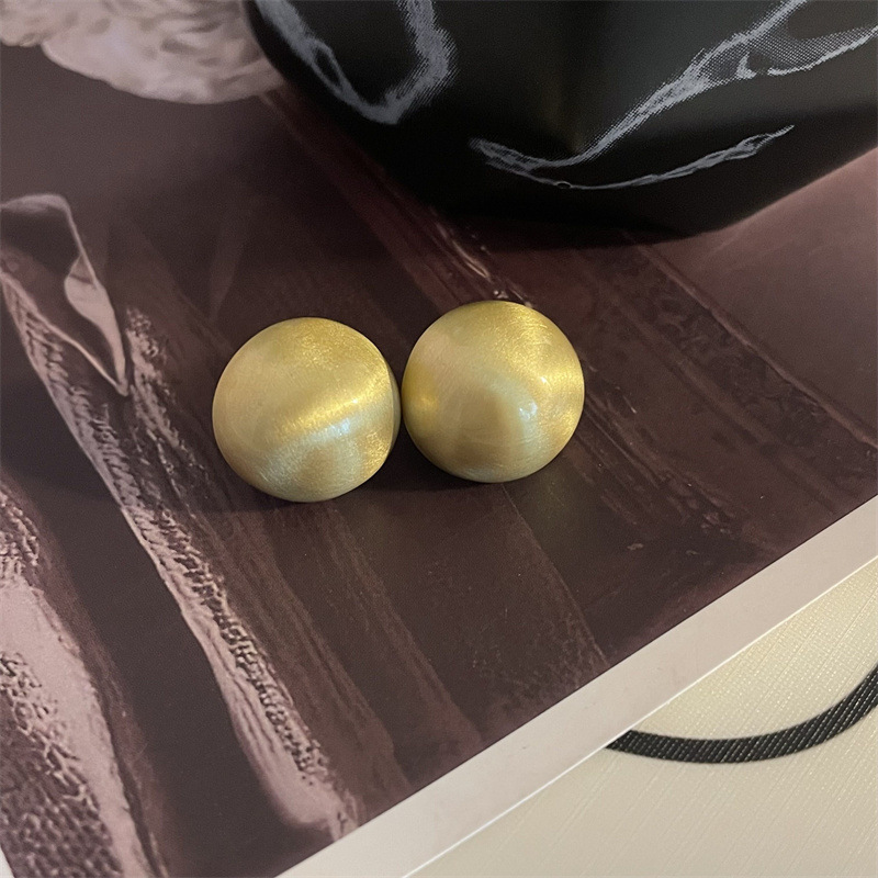 Elegant Round Copper Ear Studs 1 Pair