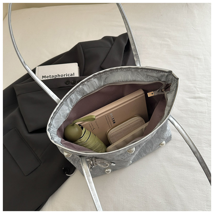 Casual work commuting bag for women, large capacity, new Spring 2025, stylish and simple single-shoulder shopping bag tote bag undefined