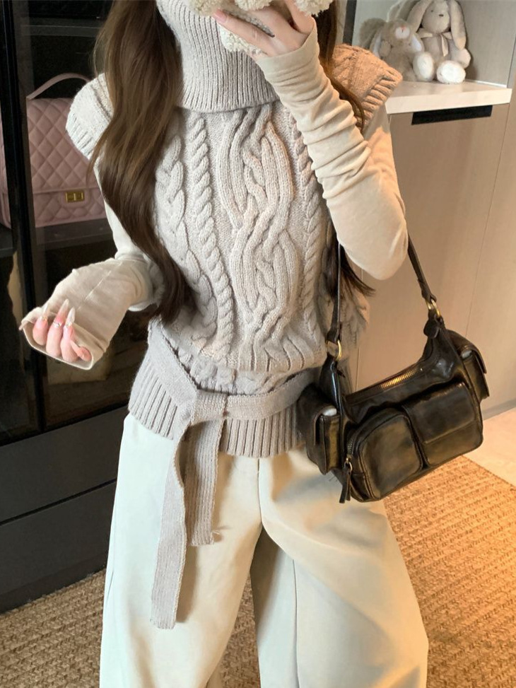 Design three dimensional knitted demi-season sweater