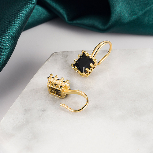 High-end earrings French niche retro cubic zirconia small fashion commuter earrings temperament internet celebrity earrings for women