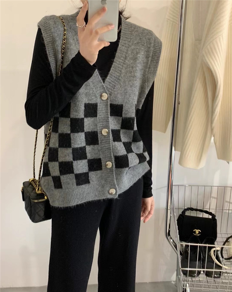 棋盘格针织背心女 新款时尚洋气外穿无袖马甲拼色宽松V领毛衣坎肩