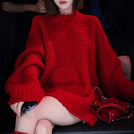 韩系显白圆领慵懒风红色毛衣女秋冬宽松外穿软糯针织衫感上衣