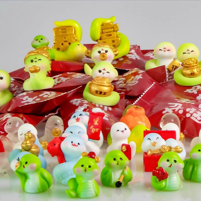 Mascota del año de la serpiente Roja de Internet bolsas ciegas para animales pequeños adornos del Festival de primavera pequeños adornos para niños recompensan muñecas cajas ciegas pequeños regalos