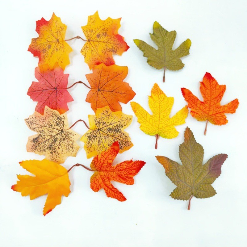Realistic maple leaf
