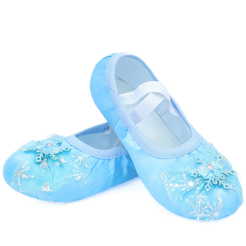 2024 nuevos zapatos de baile para niños zapatos de entrenamiento de satén niñas princesa zapatos de entrenamiento de baile de suela blanda zapatos de baile de garra de gato