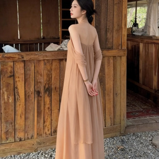 �����ׁ��L��ɫ�ް��h��Ĩ���B��ȹŮ�Č����@��¶��¶����Ů�Lȹ