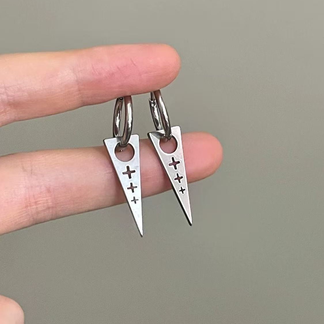 Stainless Steel Ear Hoops with Triangle Cross Design, Niche Subculture Cool Girl Ear Hoops, Alloy Pendants