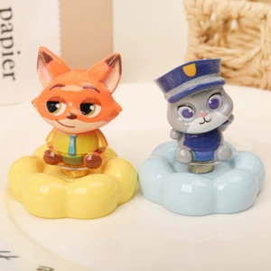 Resin Zootopia spinning figurine ornament for desktop and car, stress-relief decoration, trendy toy gift, wholesale for stalls
