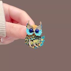 かわいいエナメル塗装フクロウブローチ男性と女性のためのハイエンドコサージュ小動物ピン気質スーツコートアクセサリー