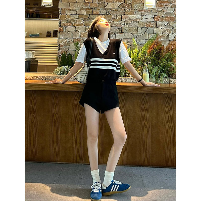 Fake Two-Piece Knitted Ice Silk Vest Striped Short-Sleeve Regular Shoulder T-Shirt for Women, Unique and Stylish Short Top for Summer Fake Two-Piece Knitted Ice Silk Vest Striped Short-Sleeve Regular Shoulder T-Shirt for Women, Unique and Stylish Short Top for Summer