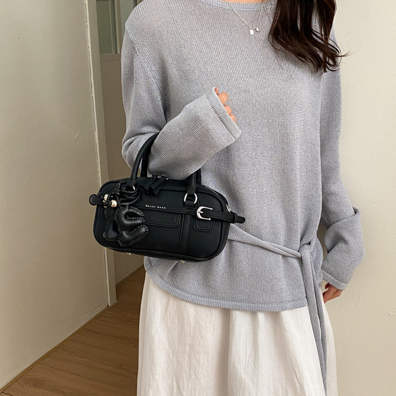 Retro Niche Handheld Bowling Bag For Women 2026 New Arrival Luxury Pillow Bag Summer Trendy Shoulder Crossbody Bag - Thumbnail 2