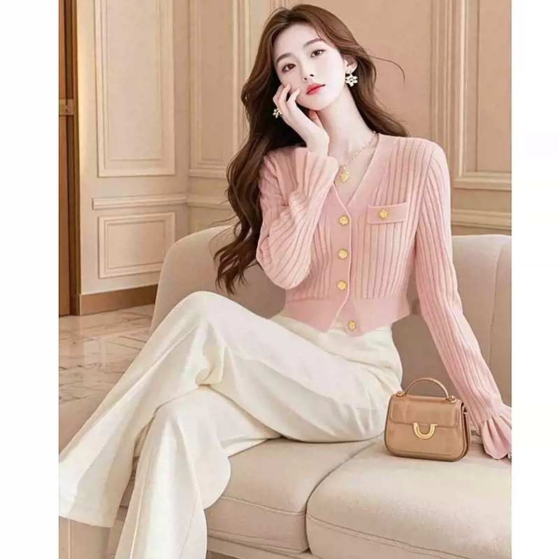 7598 Is Paired with a Complete Set of High-End Korean-Style Outfits, a Pink Knitted Top and Pants Two-Piece Set