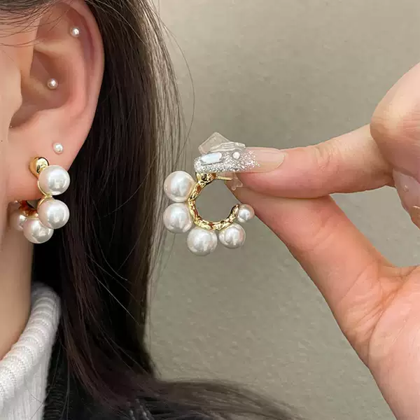 Korean Retro C-Shaped Large Pearl Earrings with Unique Design, Irregular Pearl Earrings with a Cool and Minimalist Style