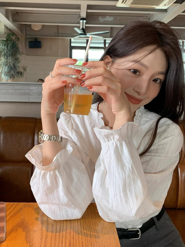 韩版温柔风洋气简约休闲宽松百搭长袖圆领边蕾丝边衬衫上衣女2025|undefined