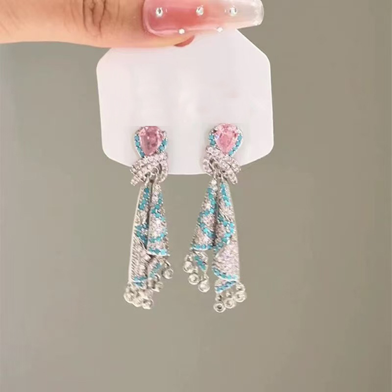 Pendientes de flores de color dopamina Pendientes dulces y frescos de primavera y verano Pendientes pequeños y elegantes de alta gama para mujer