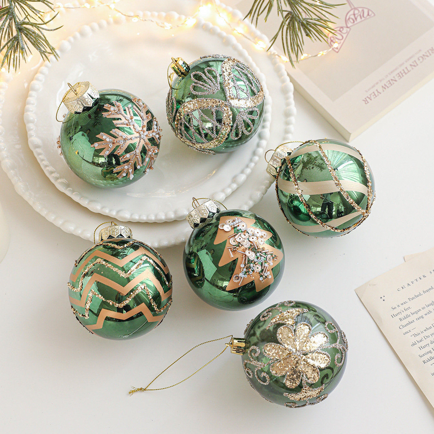 Brillante verde bola de Navidad polvo de oro de alta calidad bola de galvanoplastia perlada dibujada a mano diseño de decoración de árbol de Navidad