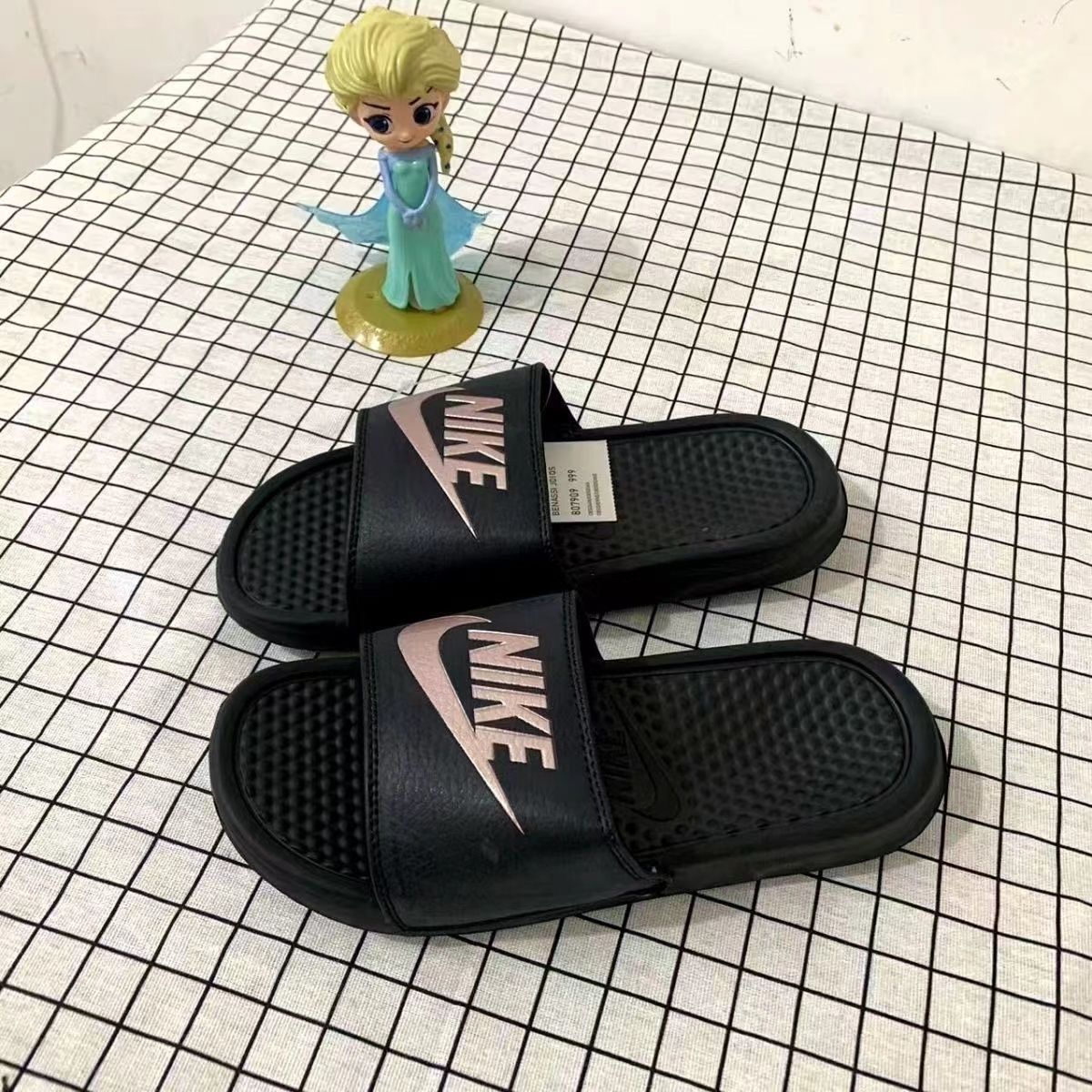 Nuevo gancho deportivo verano barroco pareja aj pantuflas hombres y mujeres playa antideslizante