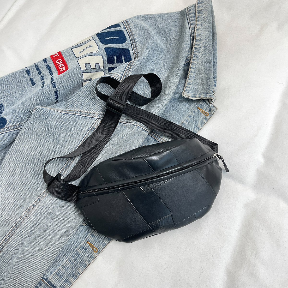 223g Weight Polyester Lining Material Zipper Closure Type Sling Strap Strap Type Fanny Pack Bags Type Casual, Daily, Shopping Occasion Nylon Material Cows, Solid Color Pattern All Seasons Season Women's Gender Basic Style Oval Shape Women's Basic Cows Solid Color Nylon Waist Bags 34