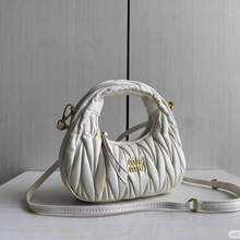 miu缪2024新款褶皱小羊皮饺子包迷你百搭手提月牙包HOBO腋下女包