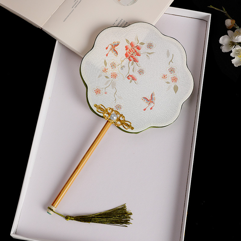 Nuevo ventilador de palacio chino, ventilador de grupo especial de danza, ventilador de estilo chino, ventilador de ropa Han, falda de caballo para niños, cheongsam, ventilador redondo de cinta para mujeres