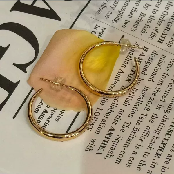 New Fashion Trendy Cold Wind Colored Gold Simple Earrings Earrings Simple All-match Elegant High-grade Ear Jewelry for Women