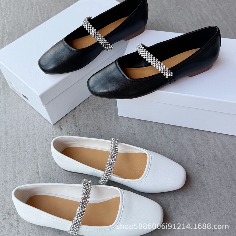 Retro Square-Toe Soft-Soled Genuine Leather Flat Shoes with Rhinestone Buckle Strap and Mary Jane Bowknot Design for Women Retro Square-Toe Soft-Soled Genuine Leather Flat Shoes with Rhinestone Buckle Strap and Mary Jane Bowknot Design for Women