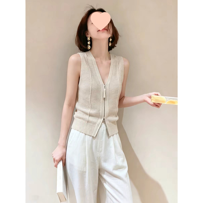 French-Style Commuter Collar Double-Zipper Knitted Vest for Women, New Summer Sleeveless Slim-Fit Minimalist Knitwear Trend French-Style Commuter Collar Double-Zipper Knitted Vest for Women, New Summer Sleeveless Slim-Fit Minimalist Knitwear Trend