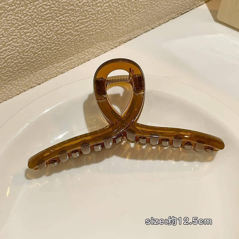 ミルクコーヒー色インスタイル大型サメクリップハイエンドヘアアクセサリー女性のつや消しヘアクリップかわいい卸売|undefined