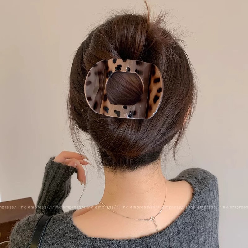 Retro de alto nivel sensación de clip de boca de tiburón clip de cabeza de mujer grande atrás 2025 nuevo clip de tiburón clip de cabello medio atado