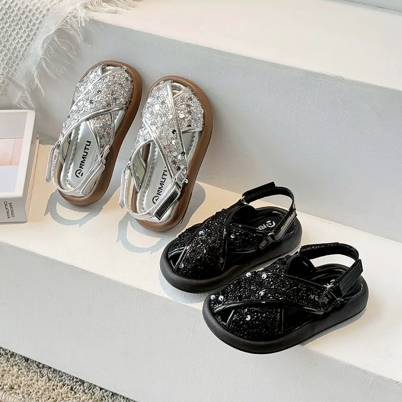 Fashionable nail sequins