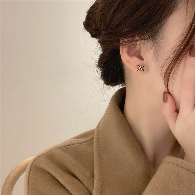 overlapping A small minority design Small Ear Studs temperament Simplicity Cold Earrings senior Jewelry wholesale