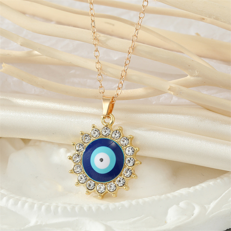 retro rhinestone drip oil round heart-shaped eye necklace wholesale