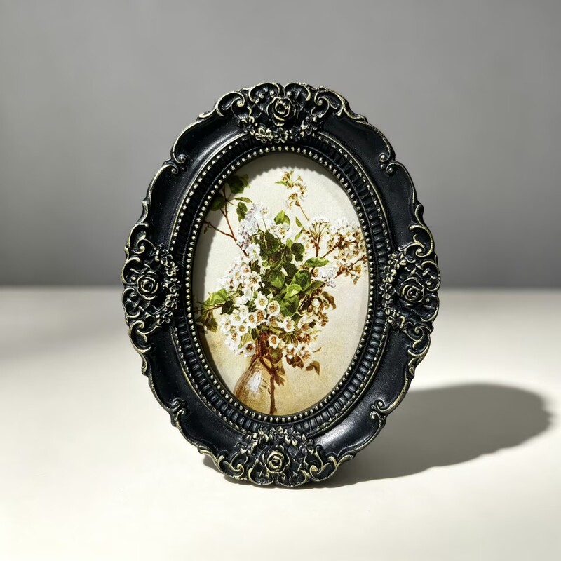 American-style distressed black and gold photo frame, oval, square, heart-shaped, desktop ornament, vintage style, living room and bedroom wall decoration American-style distressed black and gold photo frame, oval, square, heart-shaped, desktop ornament, vintage style, living room and bedroom wall decoration
