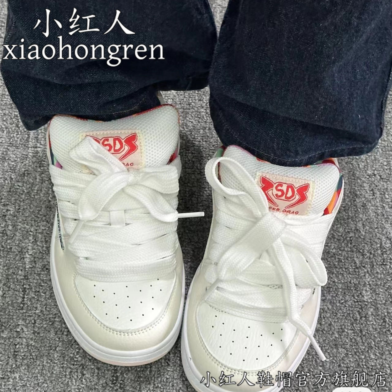 Flores de anacaju originales mezcladas nicho universal zapatos de skate para mujeres ins casual estilo de escuela zapatos deportivos retro zapatos blancos pequeños