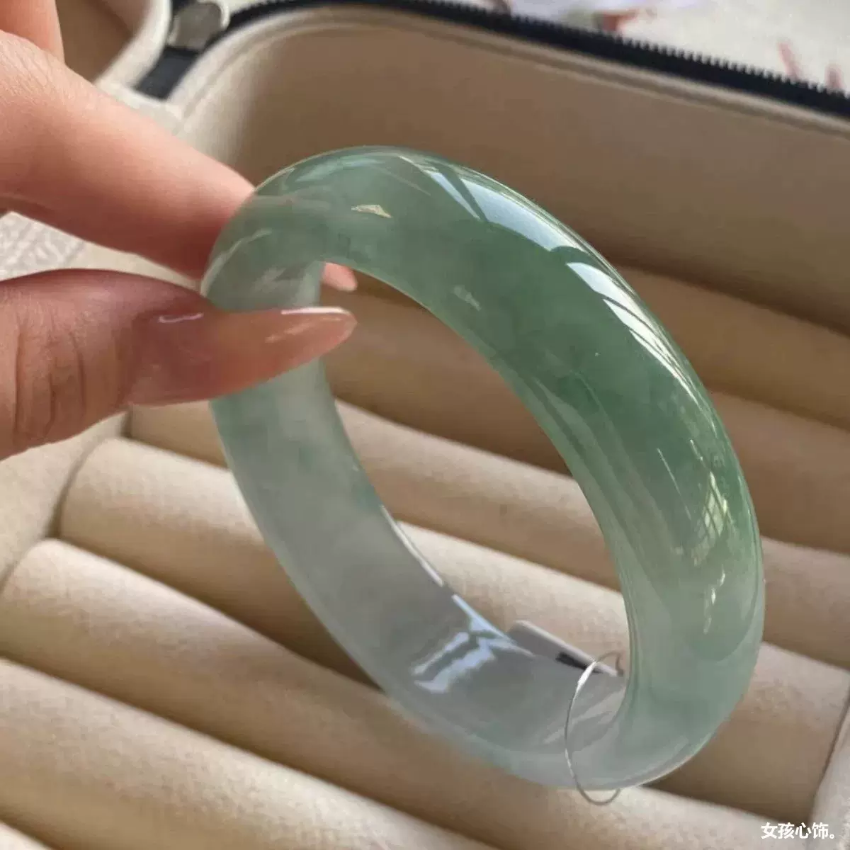 天然缅甸老坑翡翠玉手镯高冰透种飘花油青晴水少女款翡翠手镯时尚