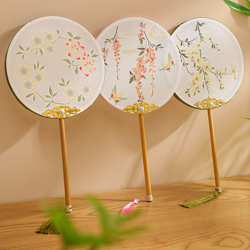 Nuevo ventilador de palacio chino, ventilador de grupo especial de danza, ventilador de estilo chino, ventilador de ropa Han, falda de caballo para niños, cheongsam, ventilador redondo de cinta para mujeres