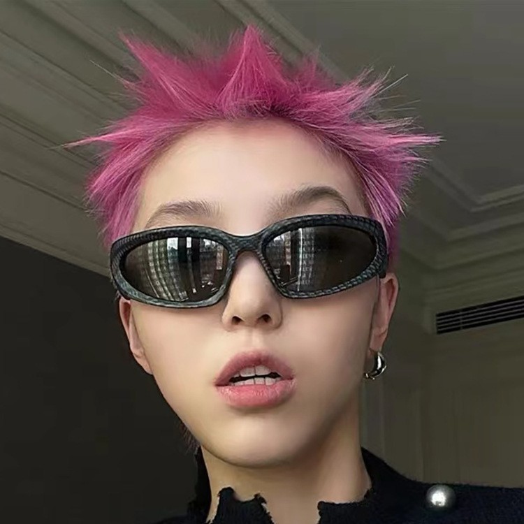 Millennium Future New Y2K Spicy Girl Cycling Punk Sports Network Occhiali da sole rossi Occhiali alla moda da donna_voghion.com