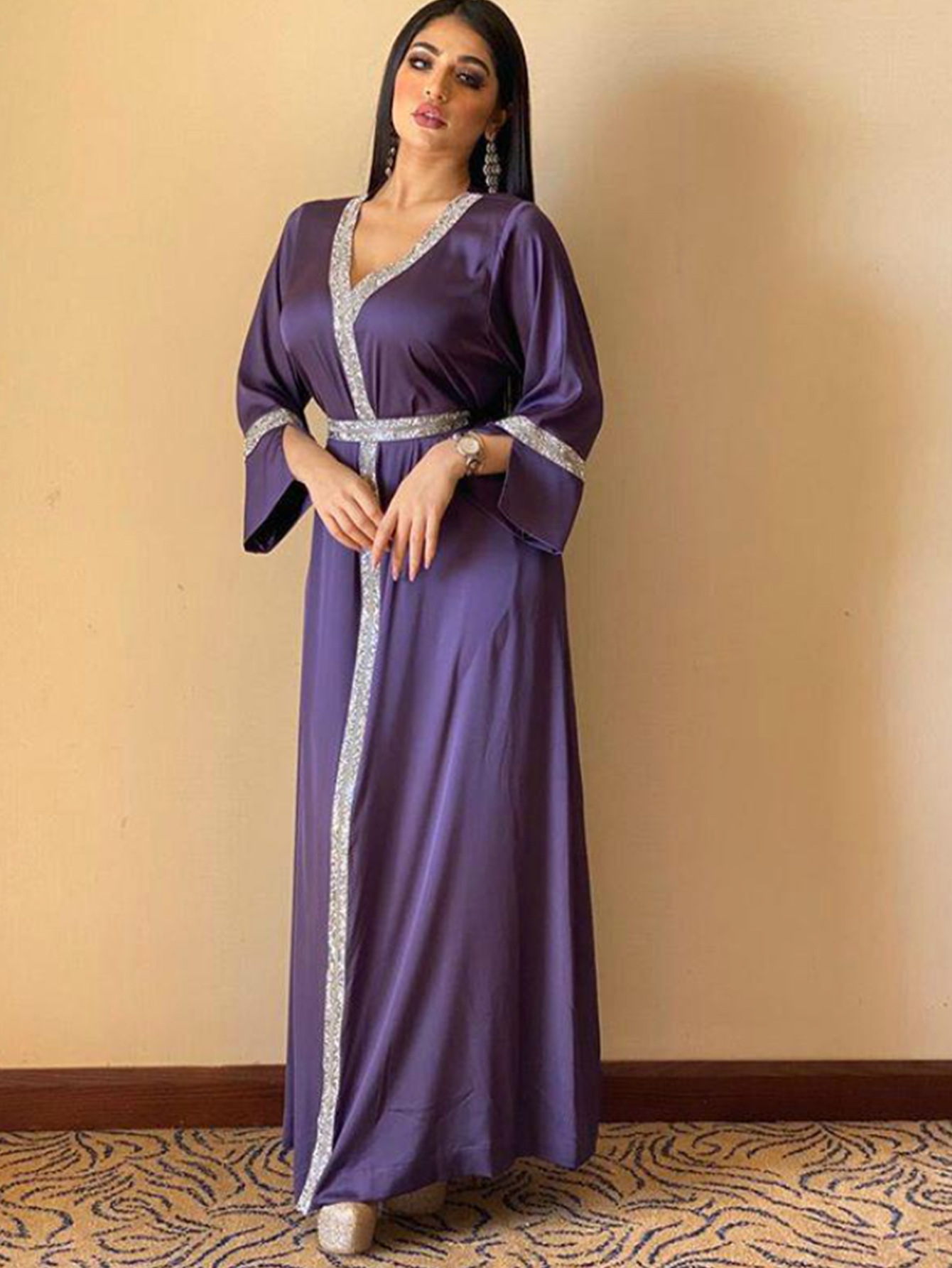 2024 Cross-Border Purple Long-Sleeve V-Neck Rhinestone Embellished Loose-Fit Middle Eastern Women's Arabic Dress_ecoleips.com