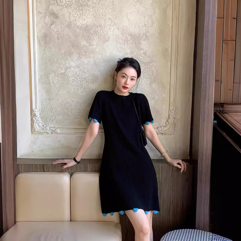 Black Stitching Round Neck Short-sleeved Knitted dress Summer Hepburn Style Small Waist A- line Short Black Dress