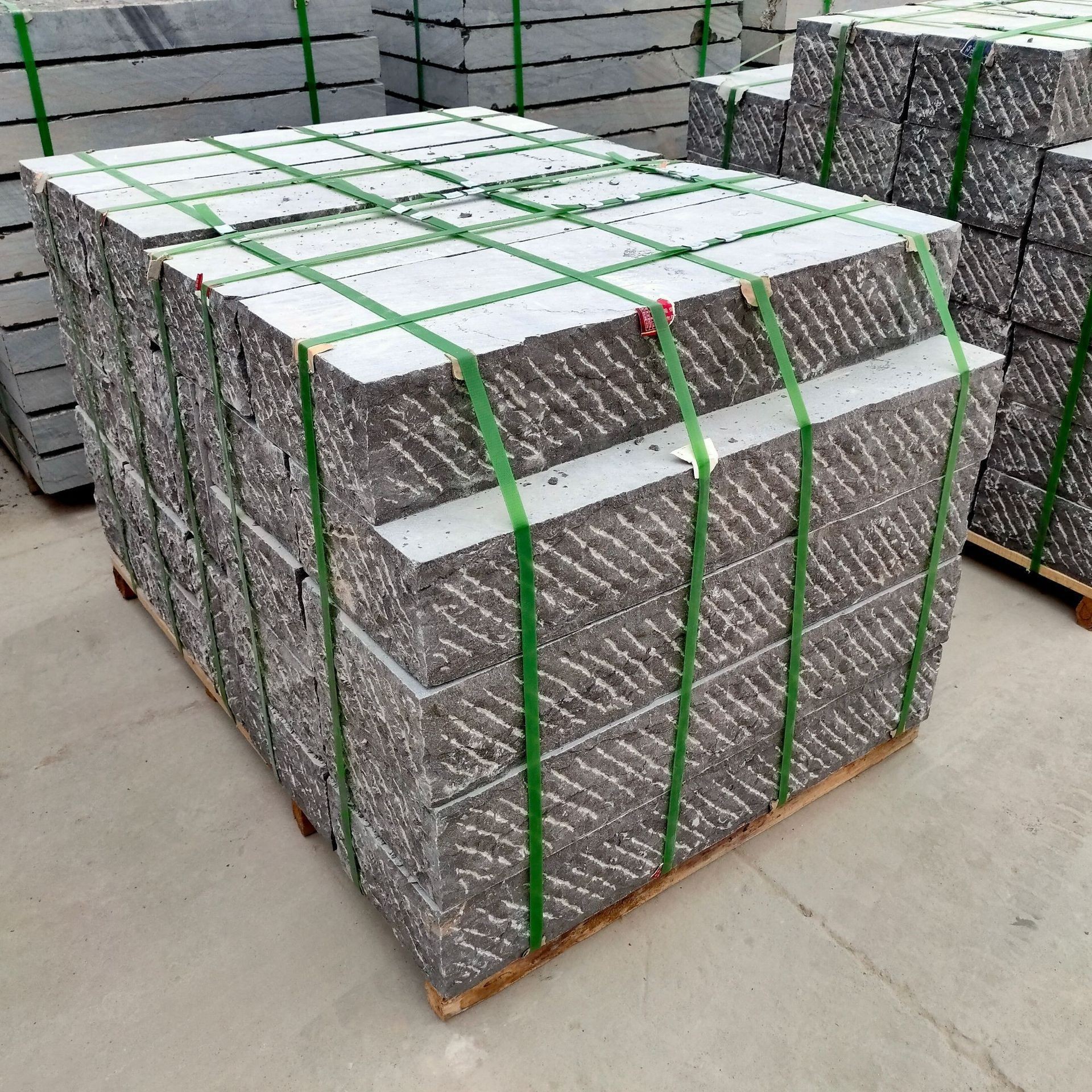 仿古做旧石板花岗岩地砖踏步台阶庭院花园室外铺路石荔枝面