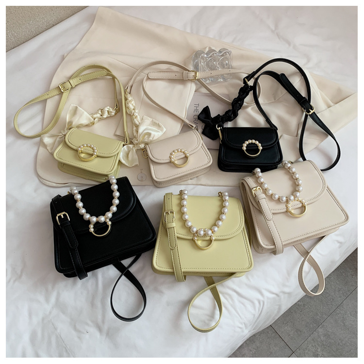 Wholesale Accessories Geometric Pearl Chain Messenger Bag Nihaojewelry display picture 3