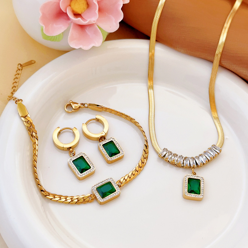 Fashion Internet Celebrous Emerald Diamond Square Zircon Bracelet Blade Golden Clavicle Chain suit Bracelet Necklace Women Europe and America