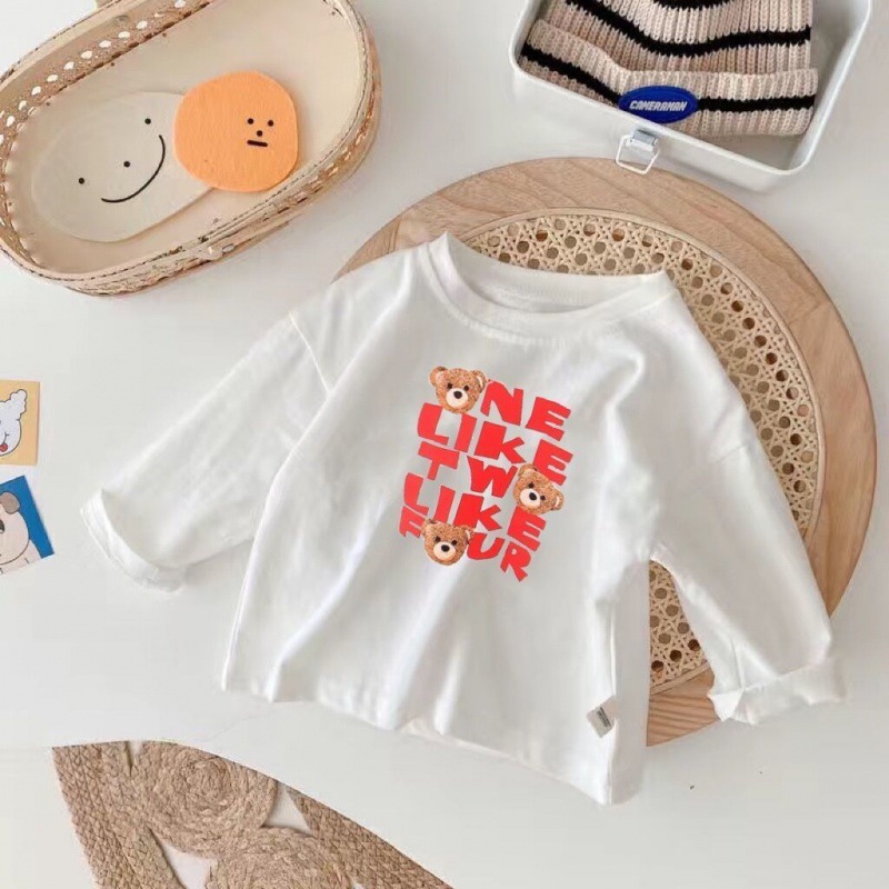 Длинные рукава: белый [голова медвежонка] с красными буквами.