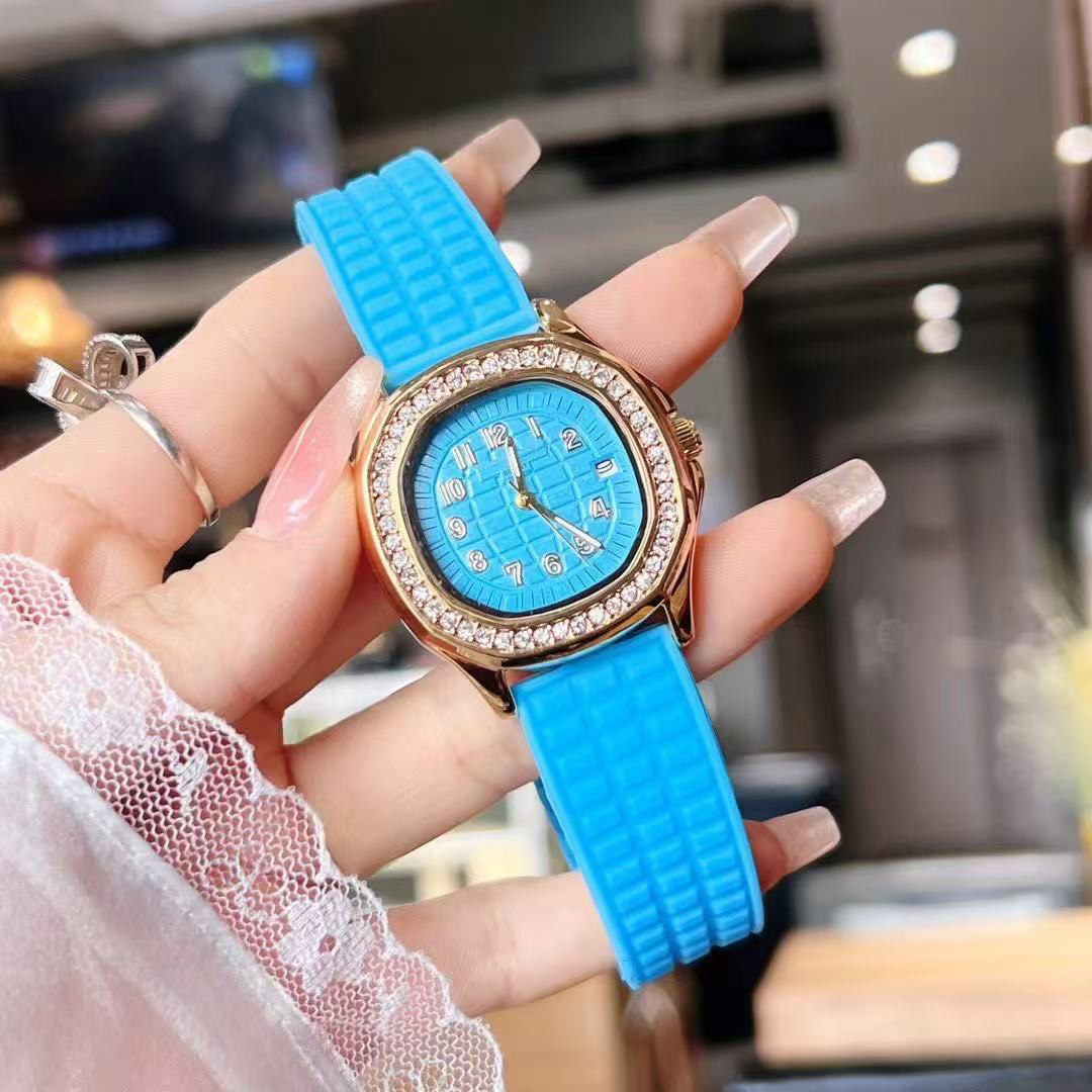 2025 New Hot Style High Quality Quartz Women's Fashion Item Watch Manufacturer Wholesale Dropshipping