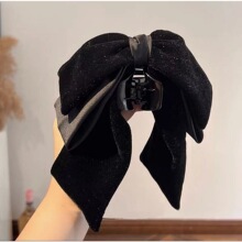 �߼��к�ɫ�z�q���W�����Y�Rβ�A���|�r�а����l�RβСץ�AŮ�l�