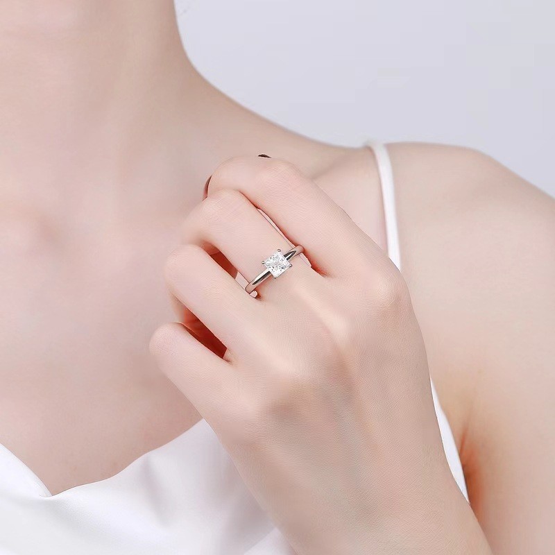 S  MOISSANITE 폐쇄 반지 여성 공주 광장 특별한 모양의 간단한 틈새 여자 친구 루빅스 큐브 다이아몬드 반지 선물