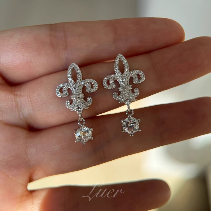 Exquisite Craftsmanship! Stunning! Light Luxury Niche Designer Style Iris Flower Water Drop Tassel High-End Earrings for Women