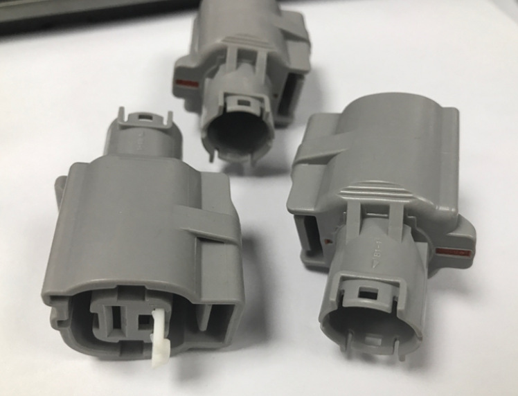 7283-3210-40汽车连接器端子胶壳插件原装全新原装