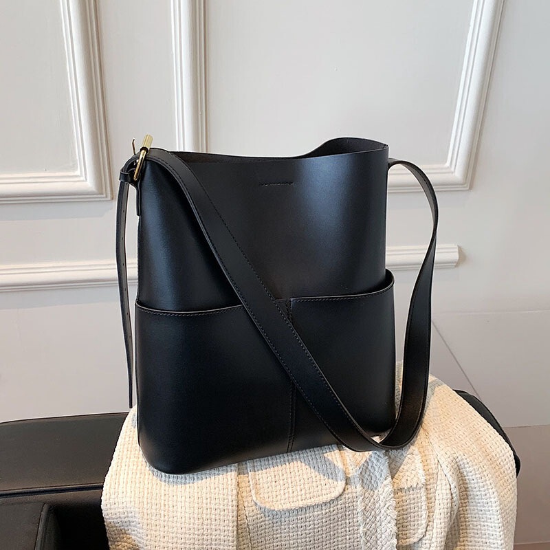 Bags New Women's Bag Large Capacity Crossbody Bag Bucket Bag Women's Stereo Simple Shoulder Bag Guangzhou Luggage